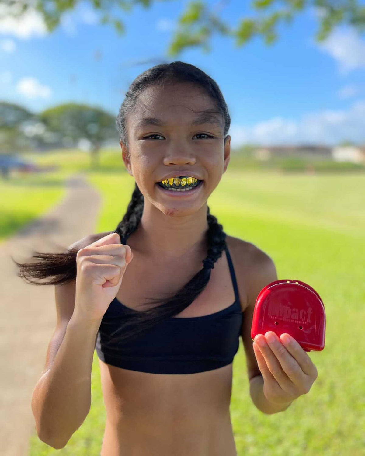 Chrome Gold Fangs (Black)