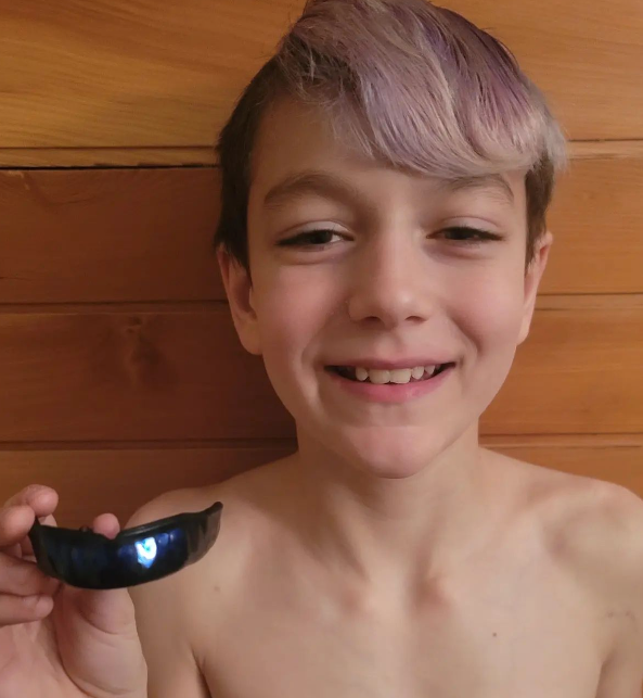 Chrome Midnight Blue Fangs (Black)