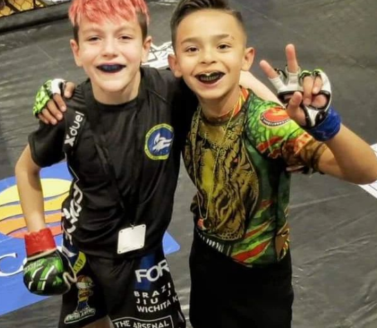 Chrome Gold Fangs (Black)