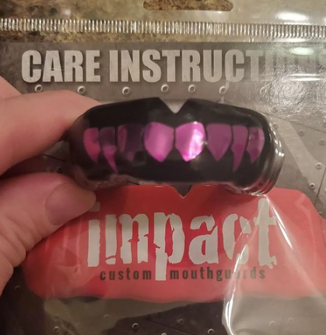 Chrome Fuchsia Fangs (Black)